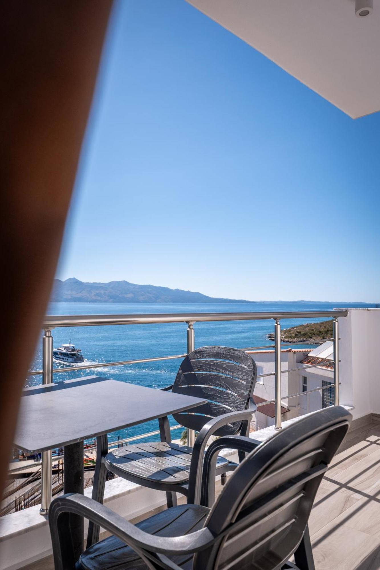 Erioni Hotel Sarandë Exterior foto