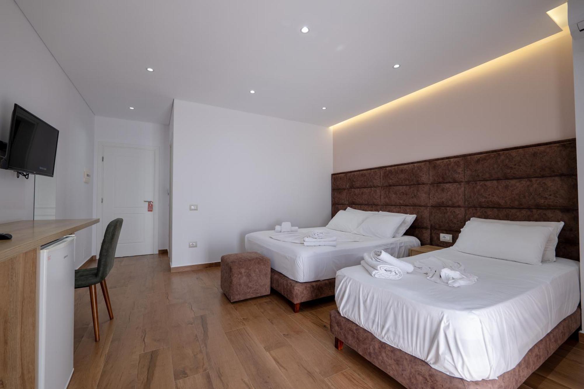 Erioni Hotel Sarandë Exterior foto