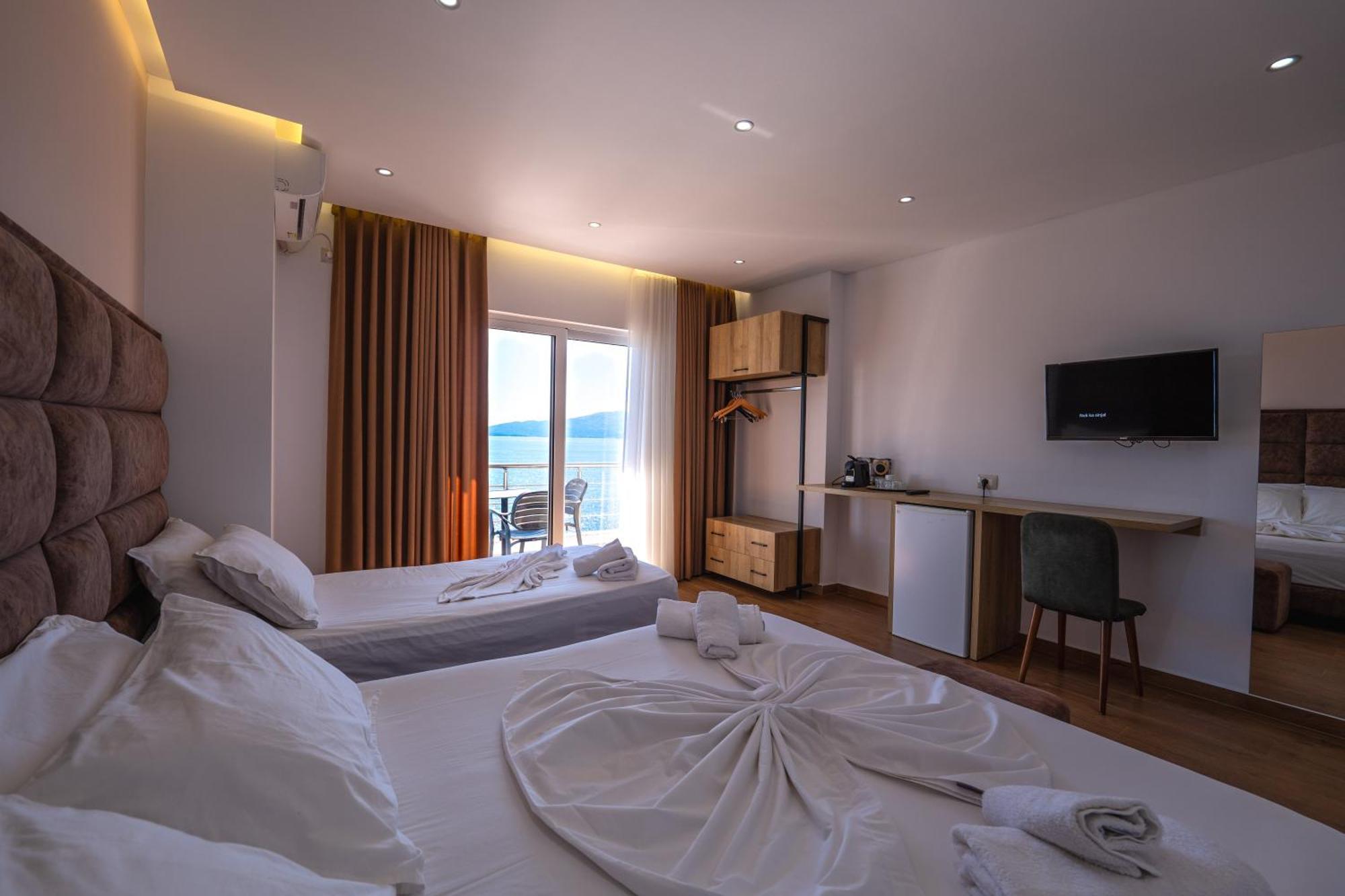 Erioni Hotel Sarandë Exterior foto