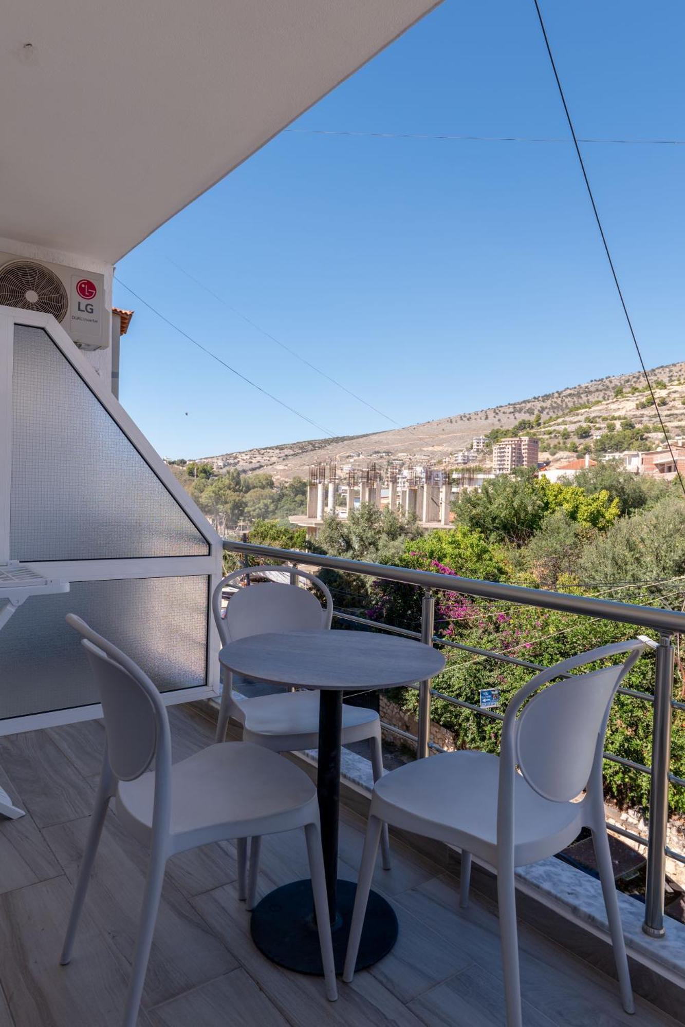 Erioni Hotel Sarandë Exterior foto