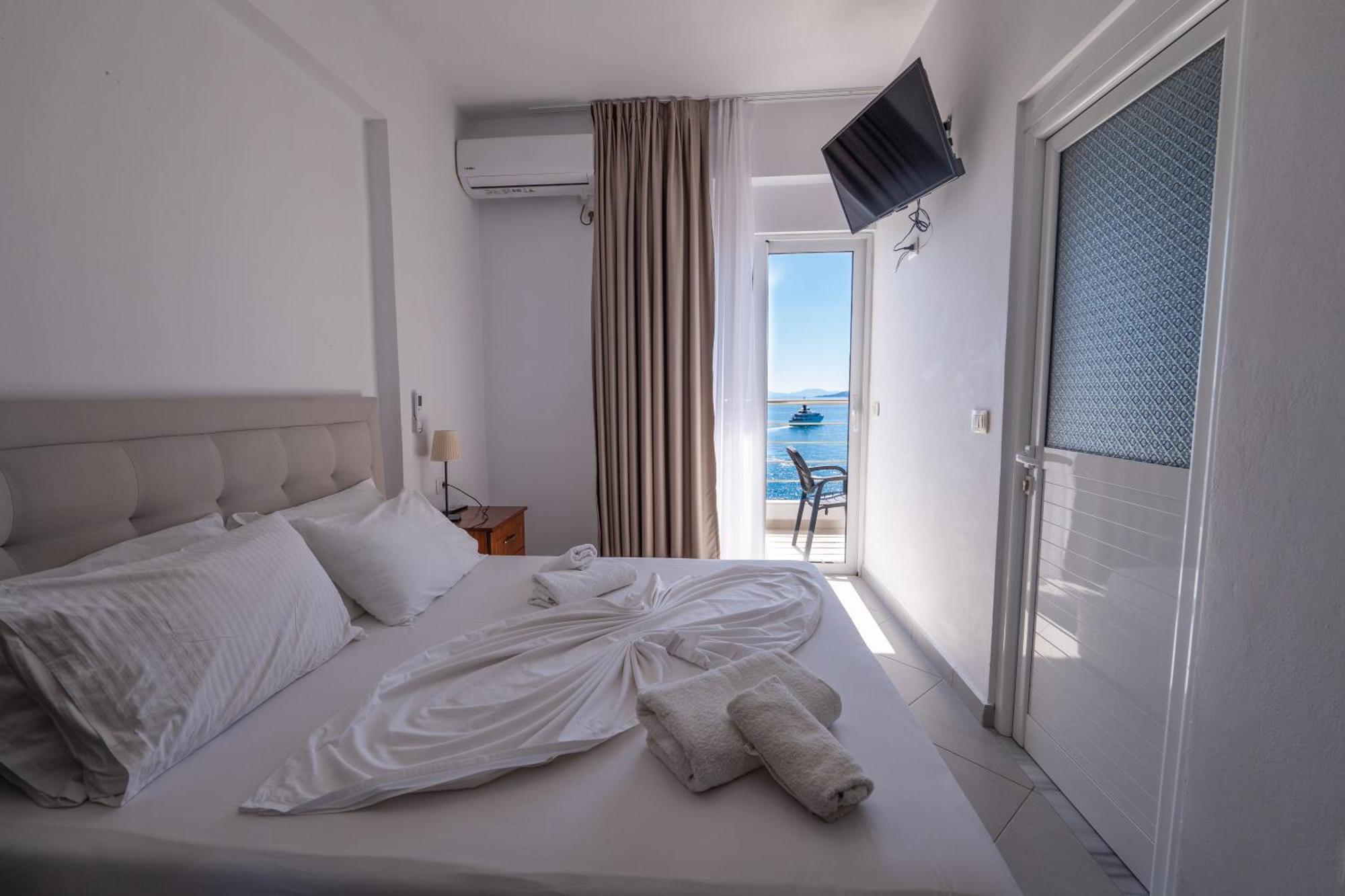 Erioni Hotel Sarandë Exterior foto