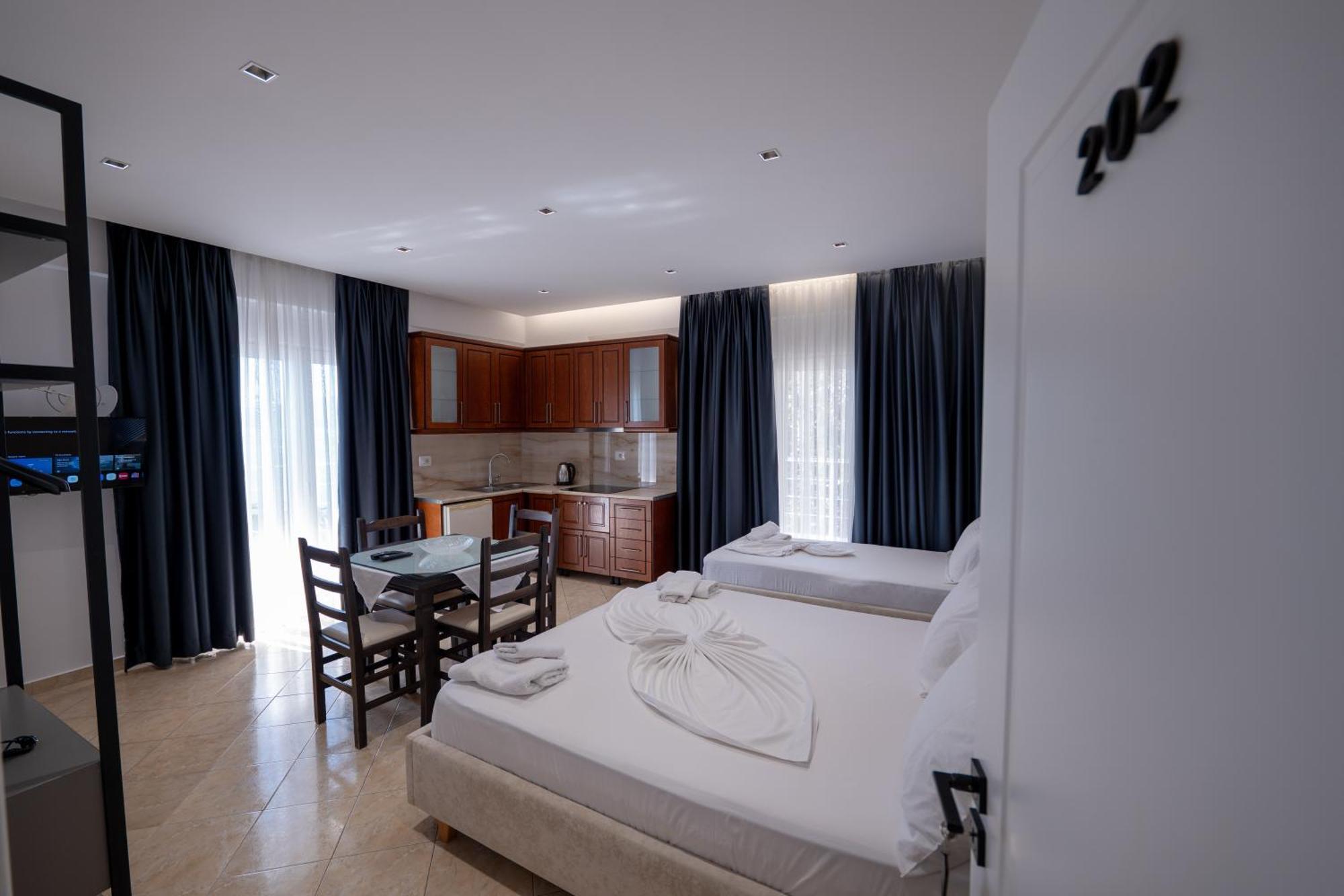 Erioni Hotel Sarandë Exterior foto