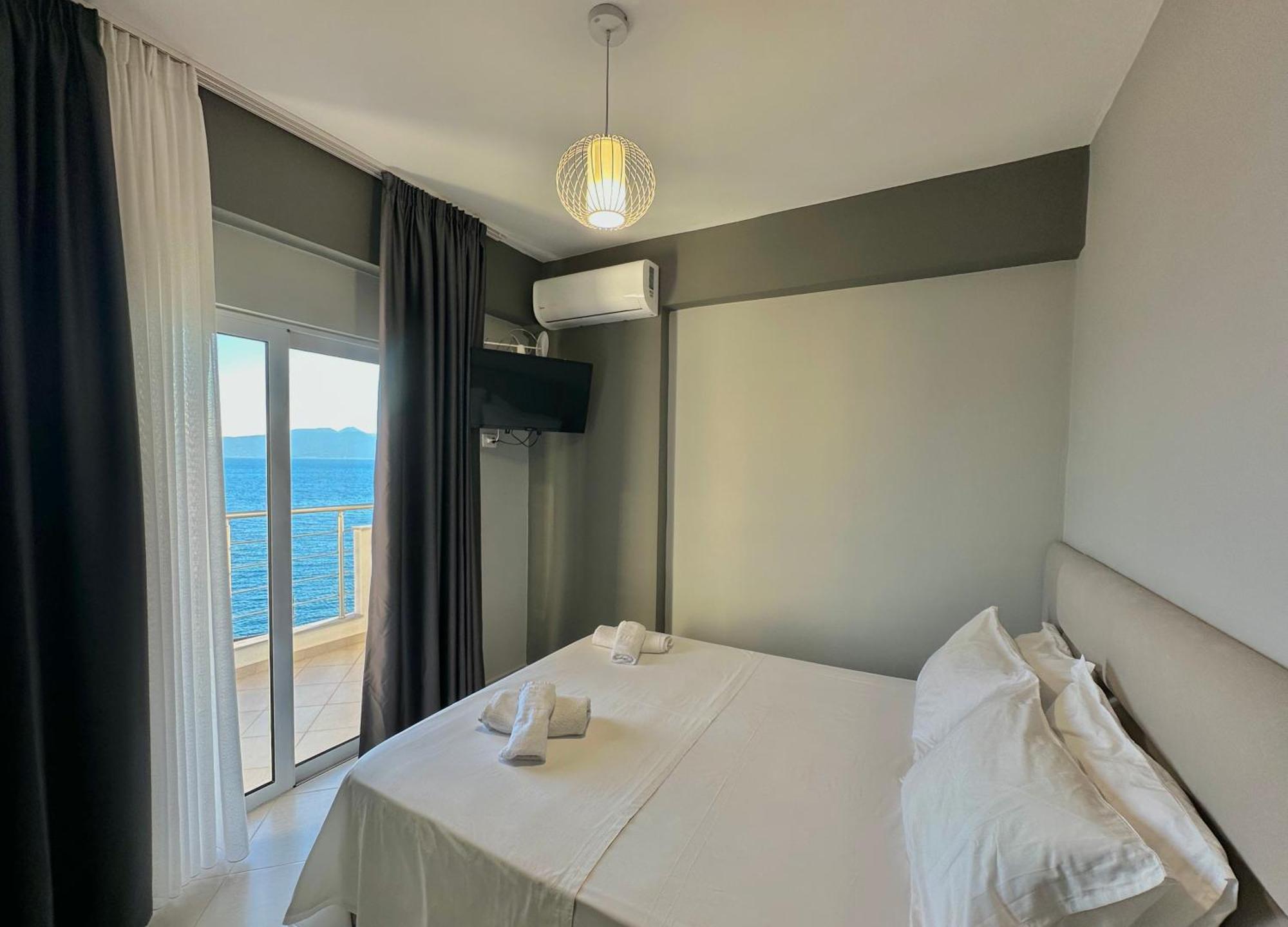 Erioni Hotel Sarandë Exterior foto